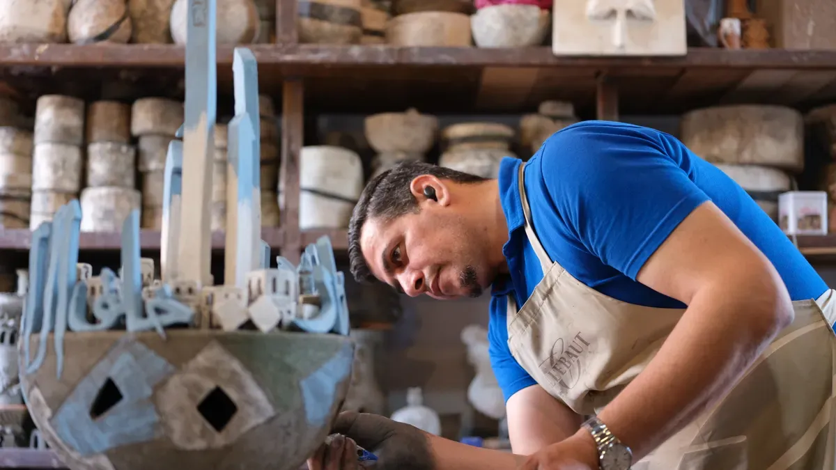 Artisan Craftsmanship and CLAYE Ceramic Artistry