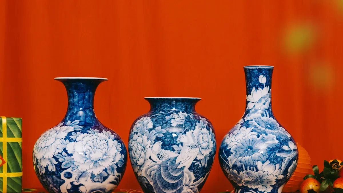 Contemporary Ceramic Art of China: Key Artists and Works