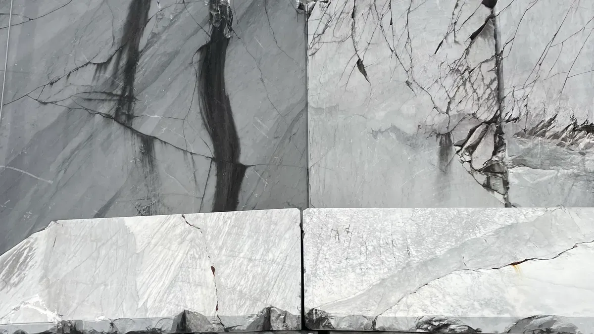 Quartz'
                style=